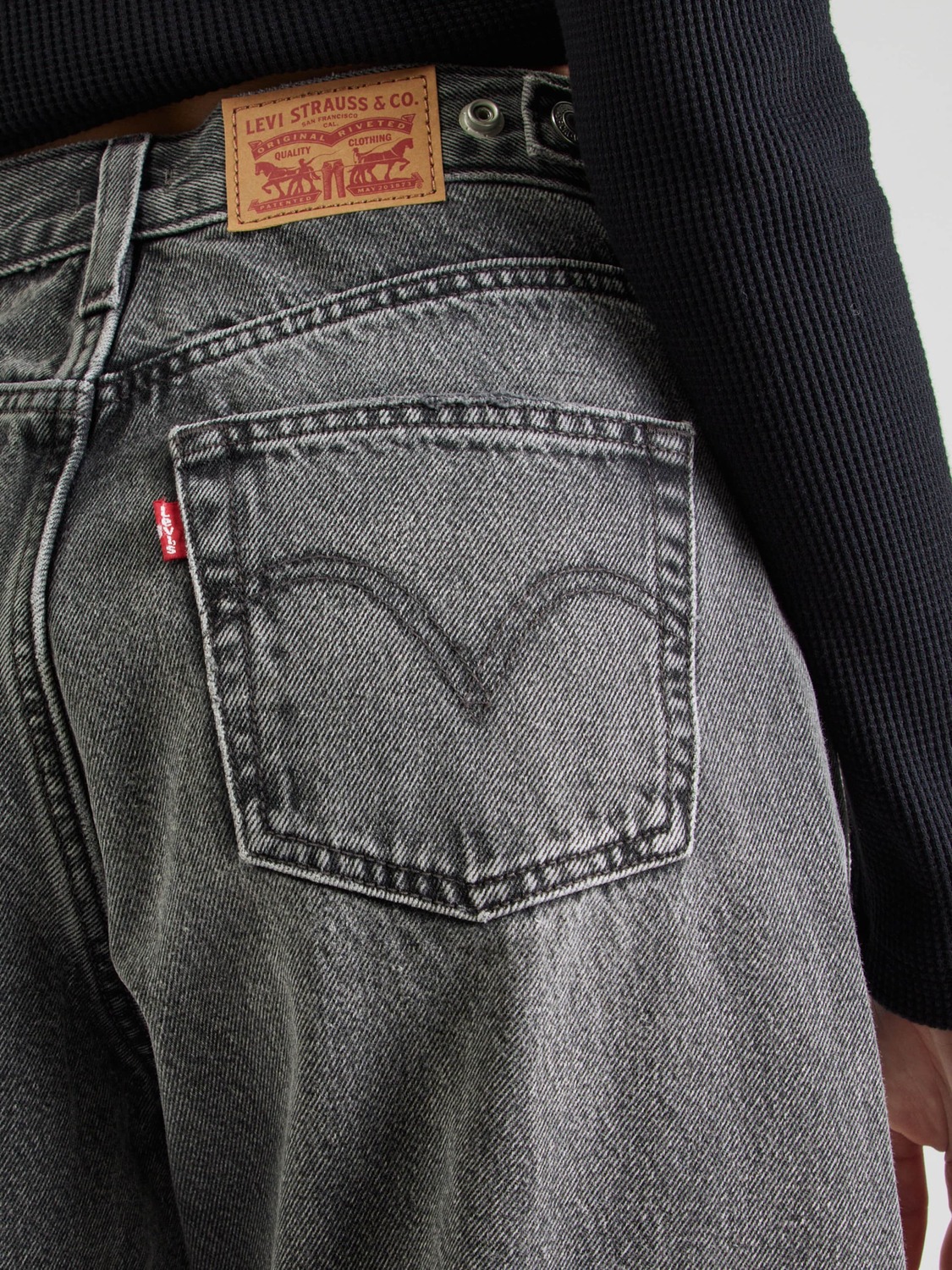 LEVI'S  Свободные джинсы 'Cinch Barrel' в черном цвете — фото 2