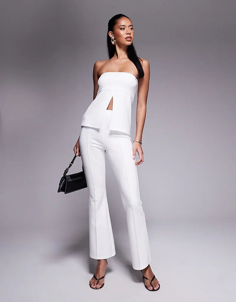 

Брюки-клеш ASOS DESIGN цвета слоновой кости