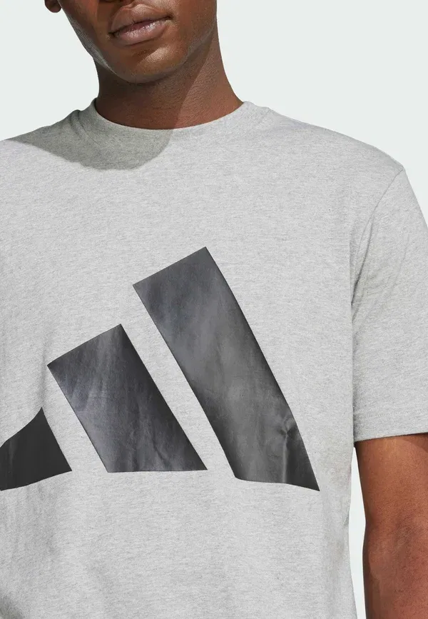 Футболка Adidas Sportswear Essentials big logo single print t-shirt, средне-серый меланж черный — фото 4