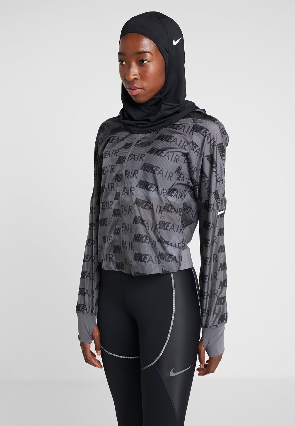 

Головной убор Nike, черно-белый