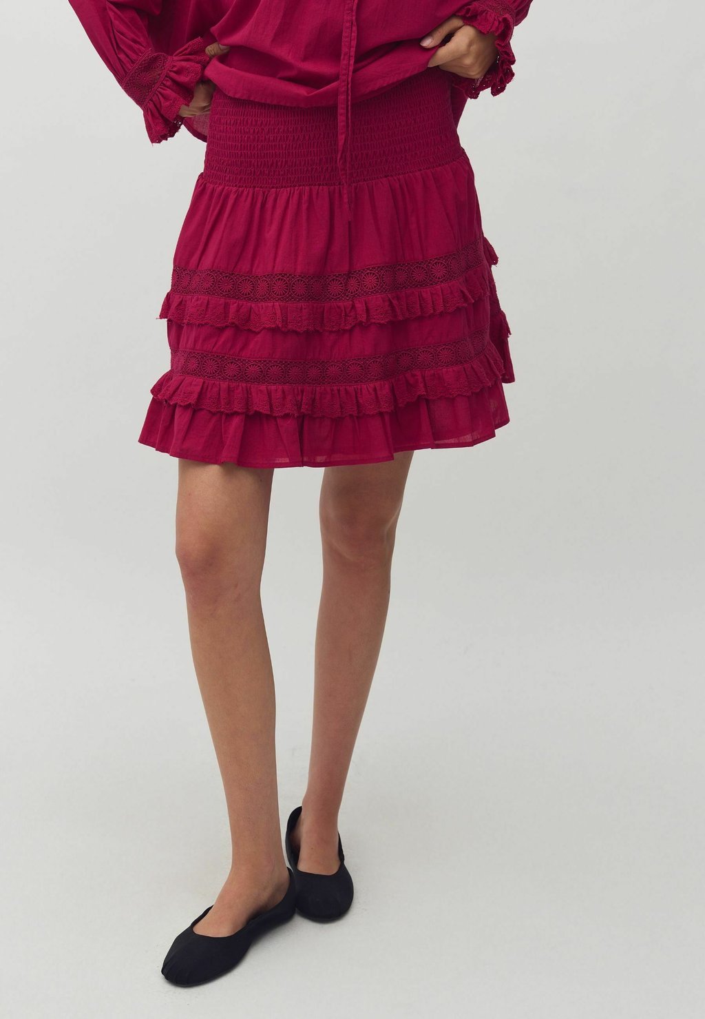

Мини-юбка VILJANA-M - A-line skirt mbyM, красный