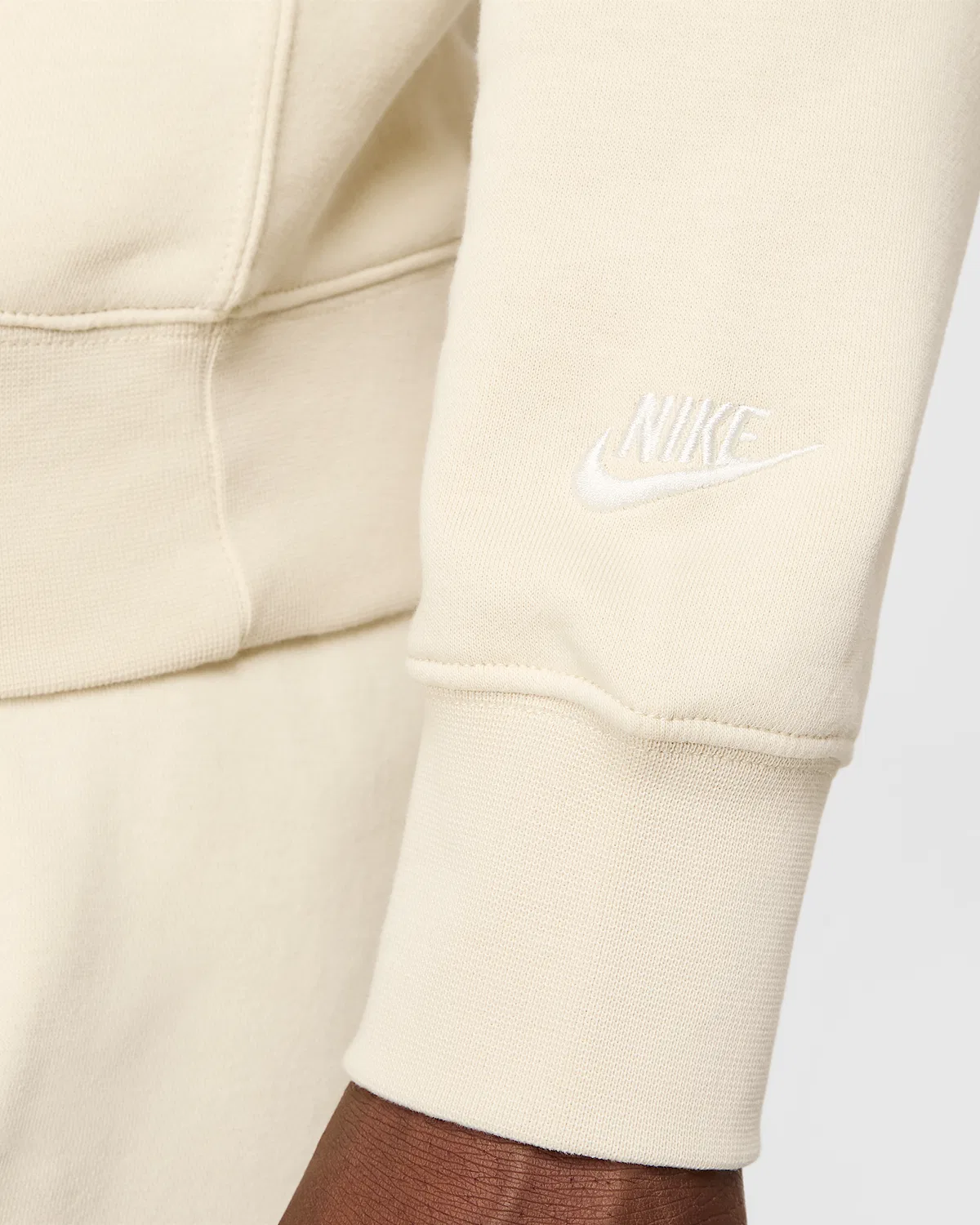 Мужское флисовое поло Nike Club, Light Khaki/Light Khaki/Sail — фото 4