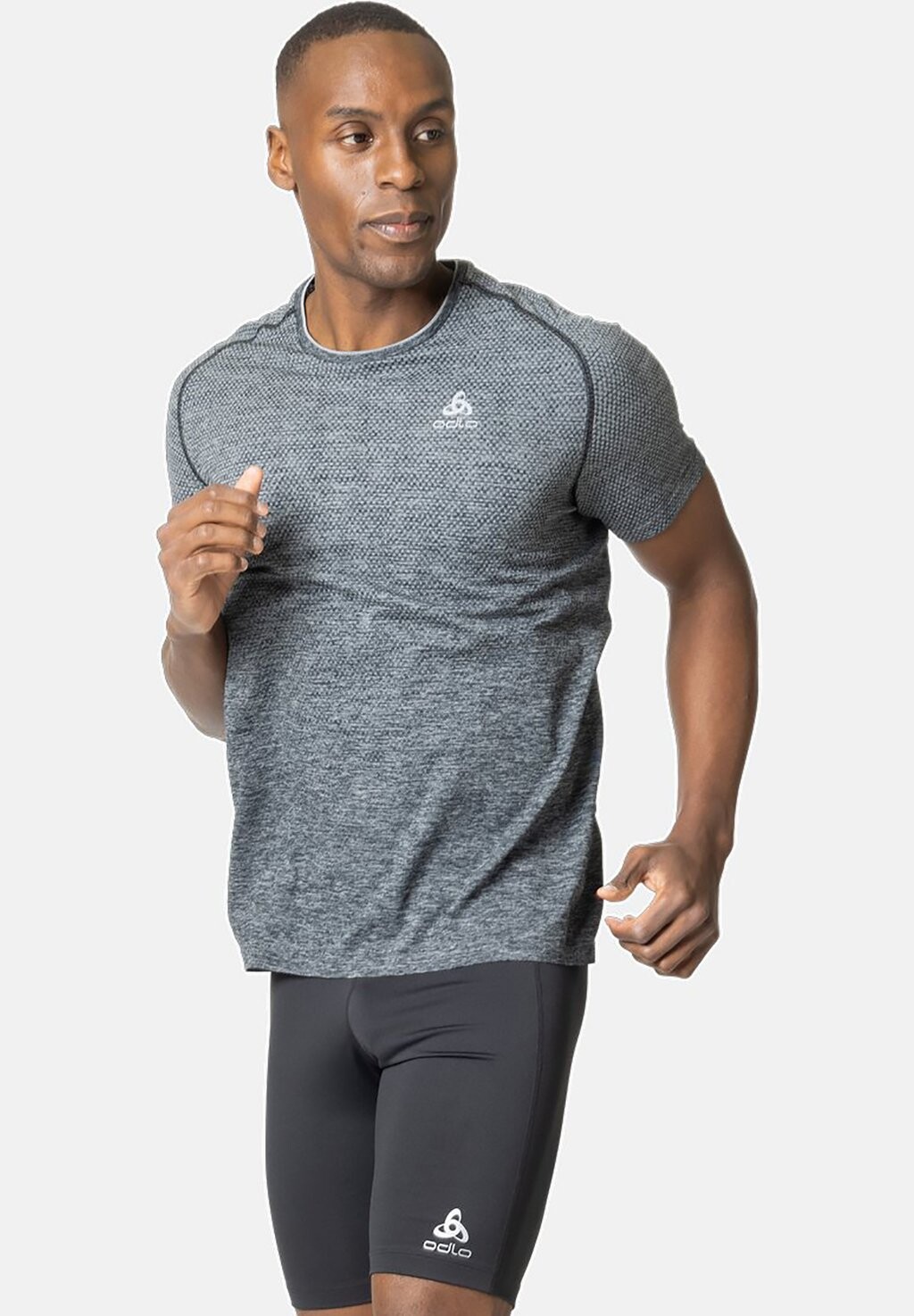 

Спортивная футболка Crew Neck Essential Seamless ODLO, цвет grey melange