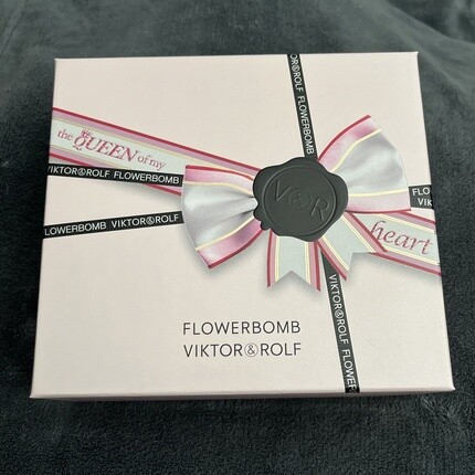 Парфюмерный набор для женщин Viktor & Rolf Flowerbomb The Queen Of My Heart 3 Piece Gift Set *4 The Ladies — фото 2