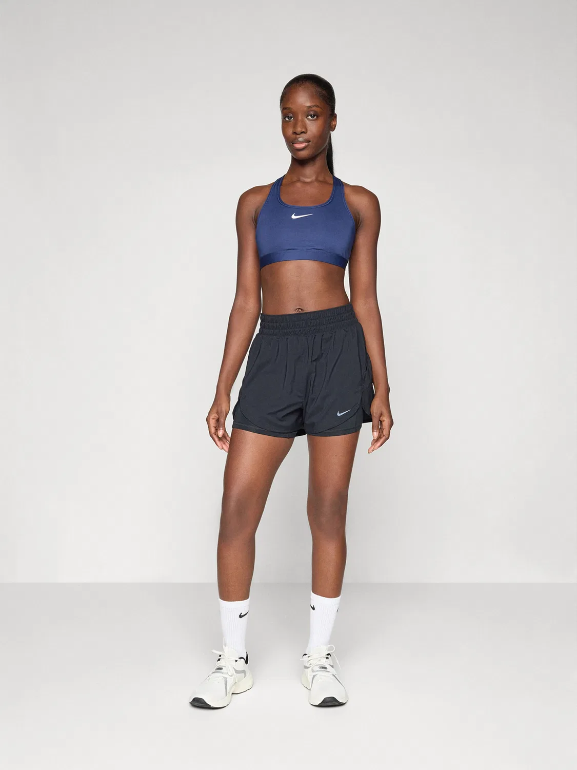 Спортивный бюстгальтер-бралетт с логотипом 'Swoosh' Nike, Sapphire — фото 4