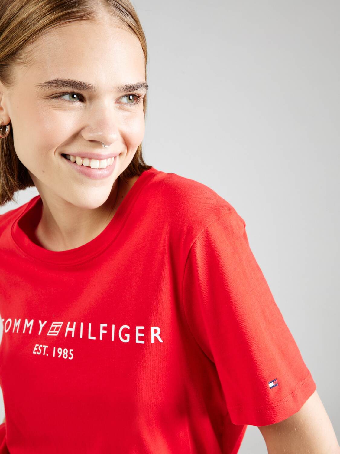 TOMMY HILFIGER Футболка в красном цвете — фото 2