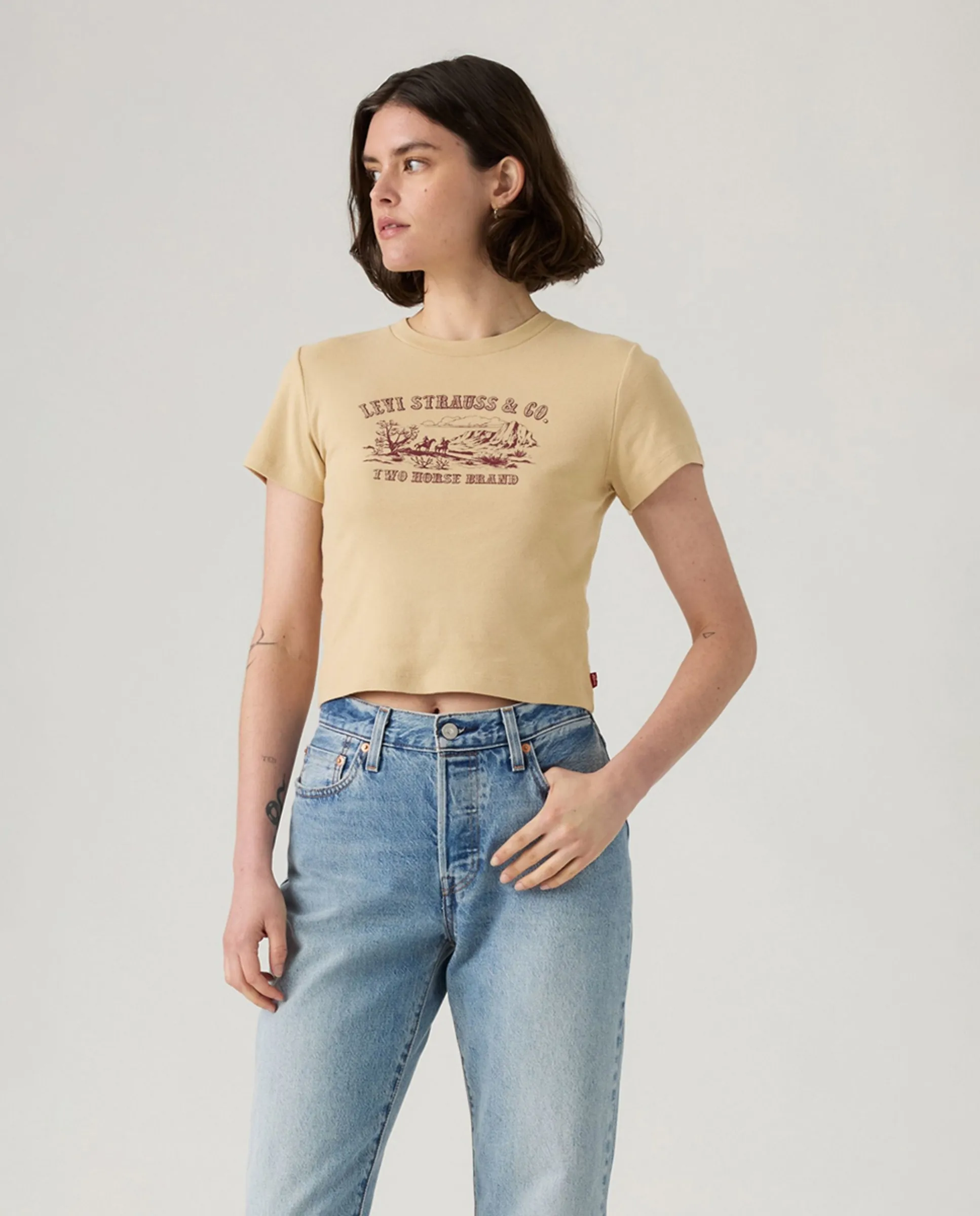 

Женская укороченная футболка с коротким рукавом и круглым вырезом Levi'S, песочный