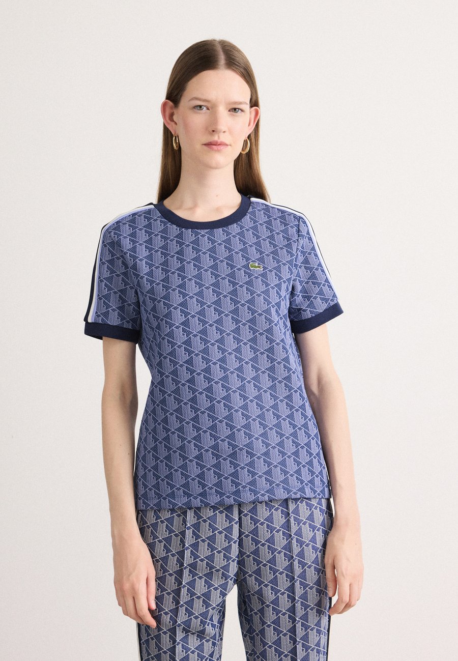 

Футболка Lacoste Print T-shirt, Navy Blue/Delphinium/Dark Blue, Синий, Футболка Lacoste Print T-shirt, Navy Blue/Delphinium/Dark Blue