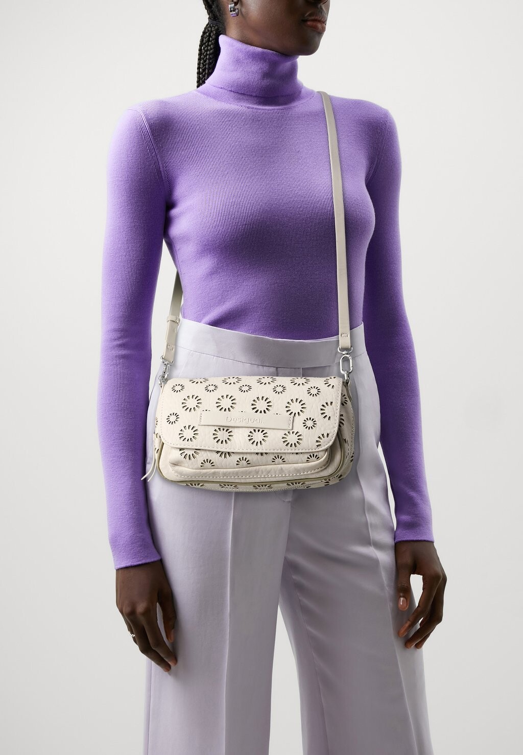 

Сумка Desigual, цвет white