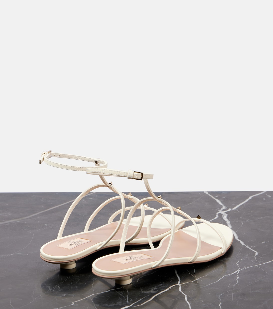 Сандалии из кожи Rockstud Wispy Valentino Garavani, слоновая кость — фото 3