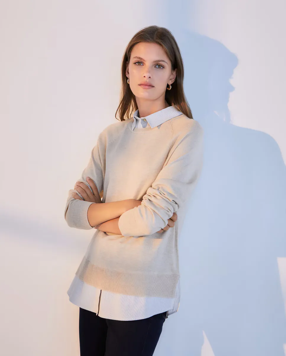 

Женский свитер в сочетании с рубашкой Woman El Corte Inglés, цвет Kaki