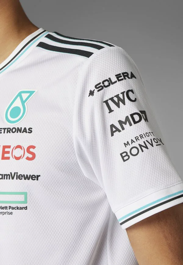 Мужская футболка mercedes amg petronas formula one с принтом, белая, с изображением пилота. Adidas Originals, White Black — фото 4