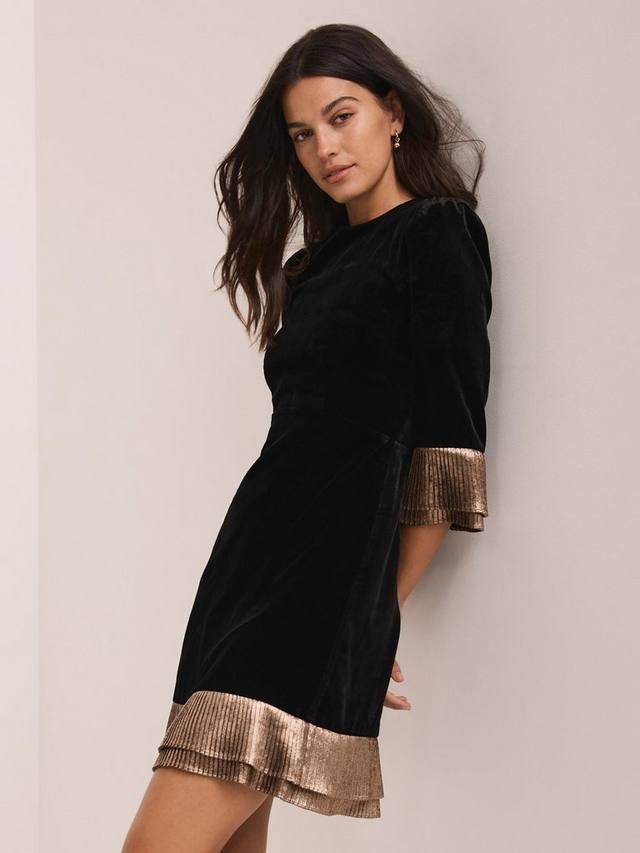 

Мини-платье с длинными рукавами и круглым вырезом Mint Velvet