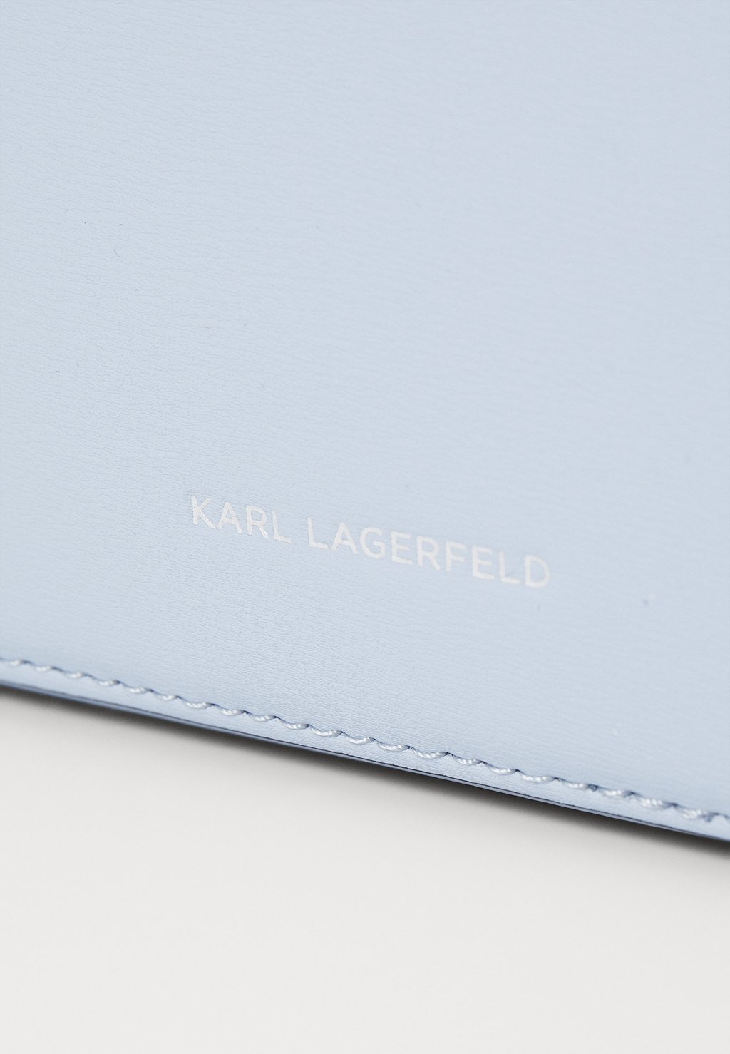 

Сумка через плечо K/LOCK CAMERABAG KARL LAGERFELD, синий