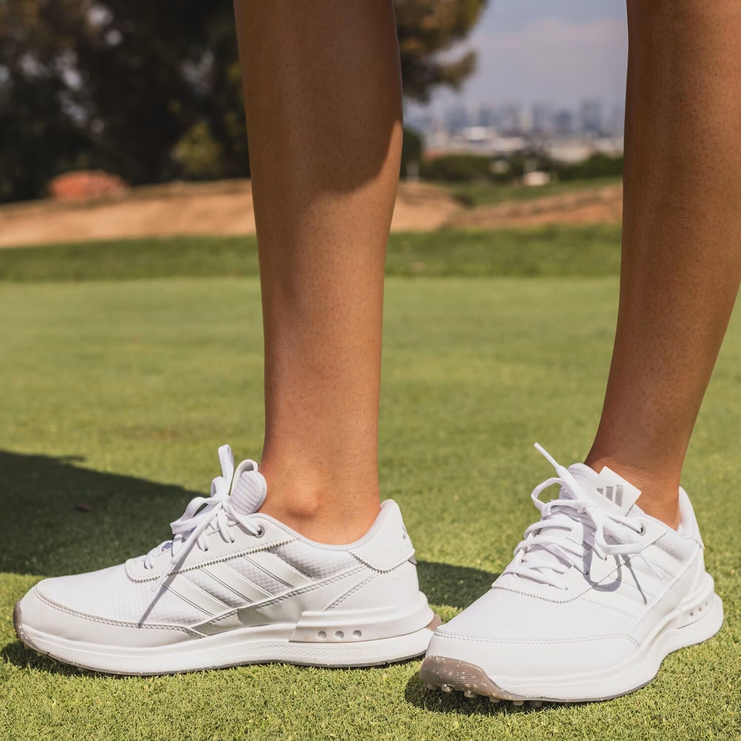 Кроссовки для гольфа S2G без шипов 24 Adidas, цвет Cloud White/Cloud White/Charcoal — фото 3