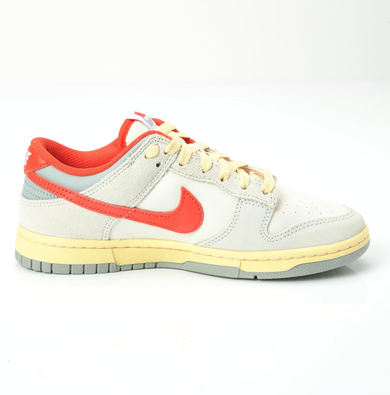 Nike Мужские кроссовки Dunk Low, Sail Picante Red Photon Dust — фото 4