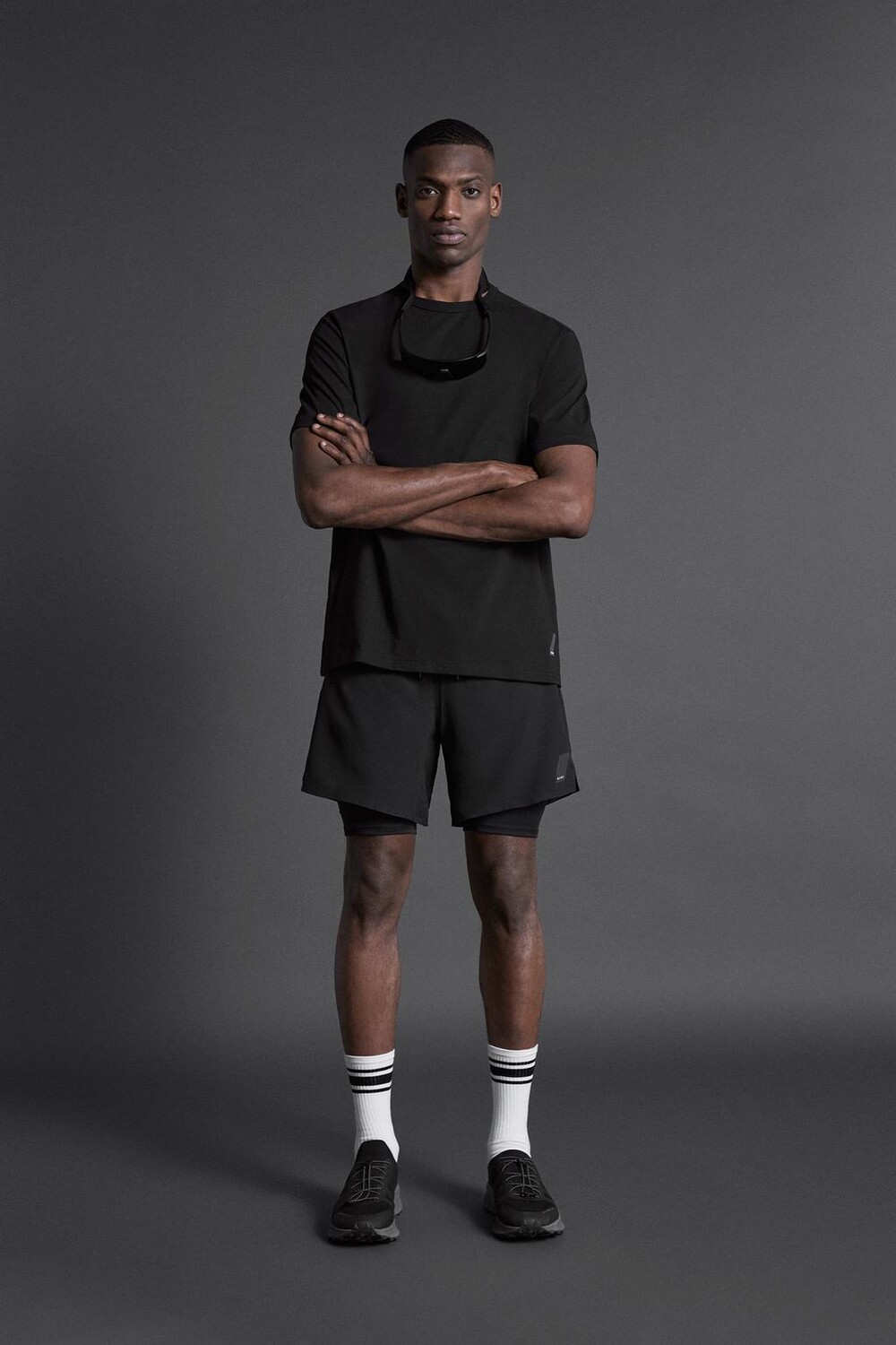 

Комфортная футболка для тренировок ZARA, черный