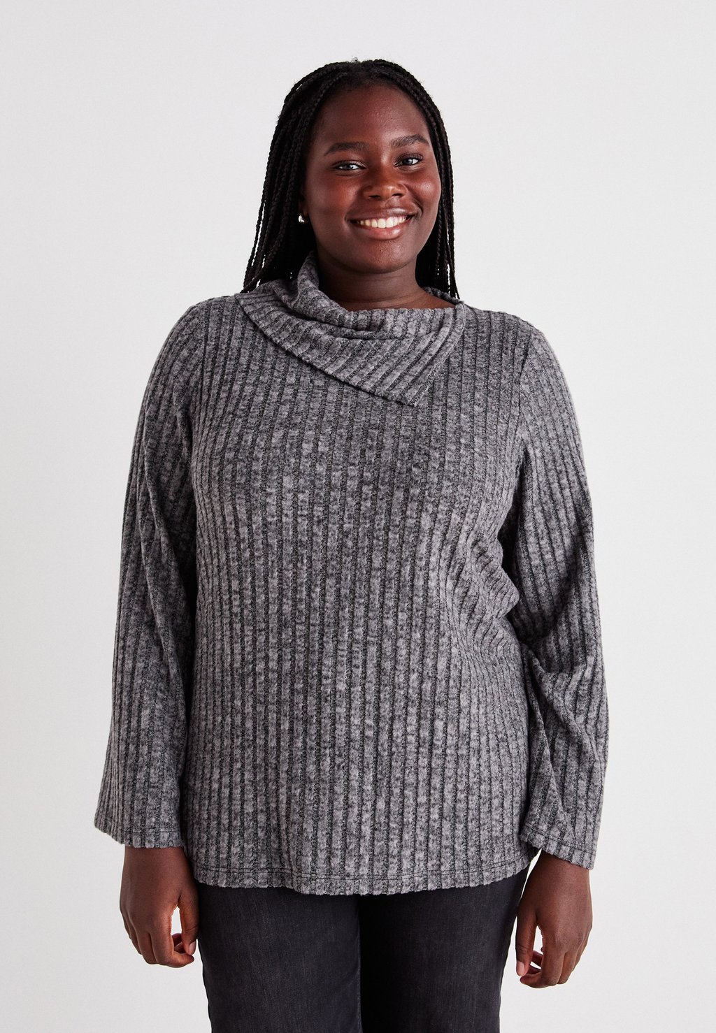 

Джемпер VMOLIVIA HIGH NECK Vero Moda Curve, темно-серый