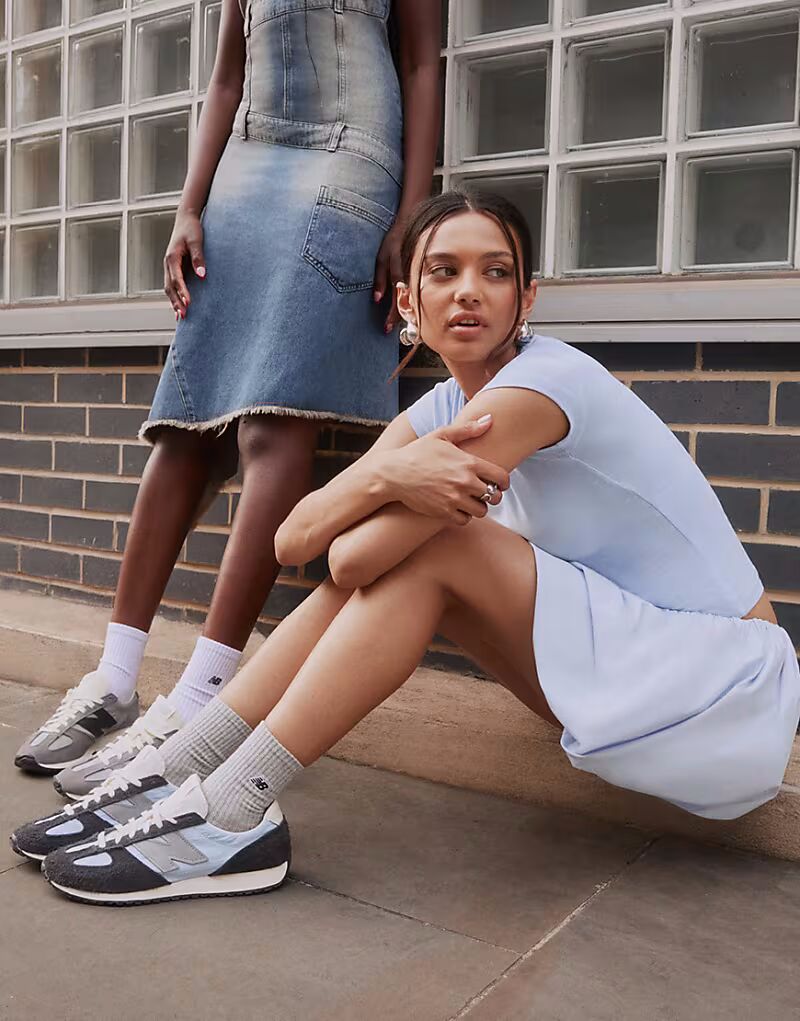 

Кроссовки New Balance 471 в темно-синем цвете
