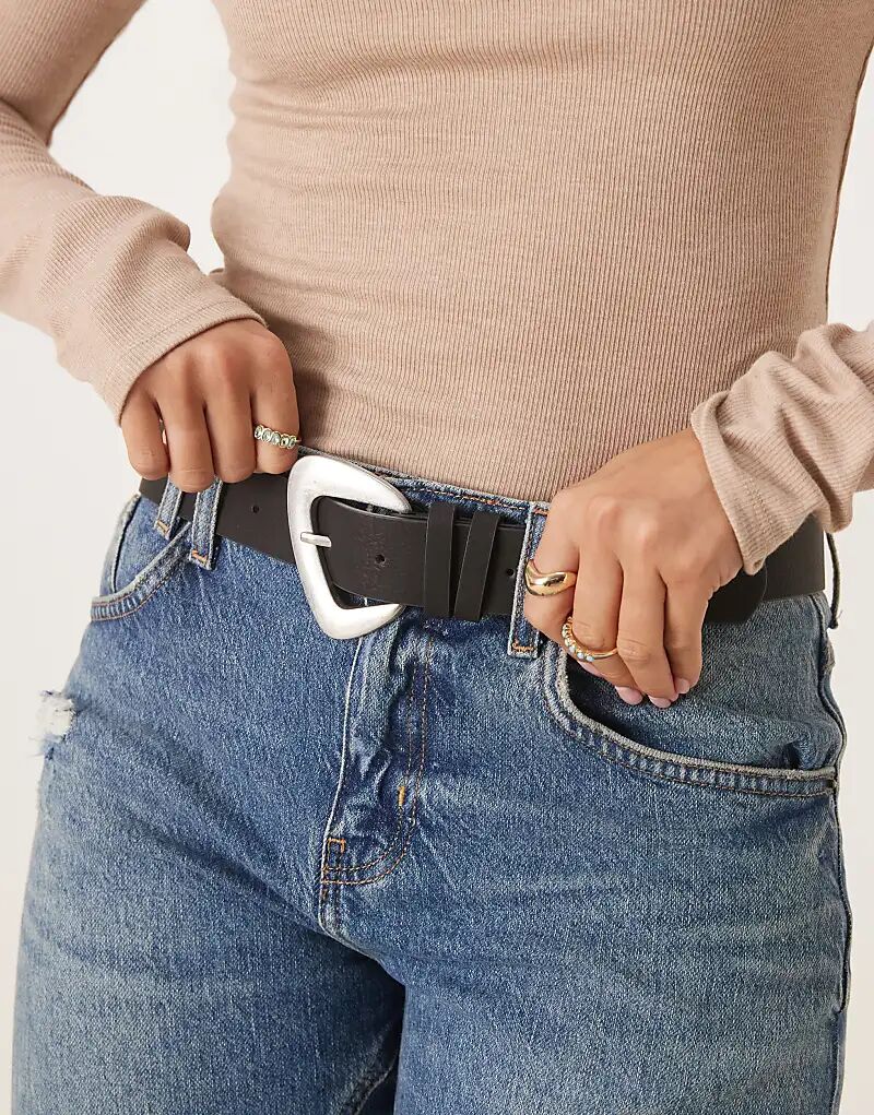 

Ремень My Accessories со скульптурной пряжкой черного и матового серебра