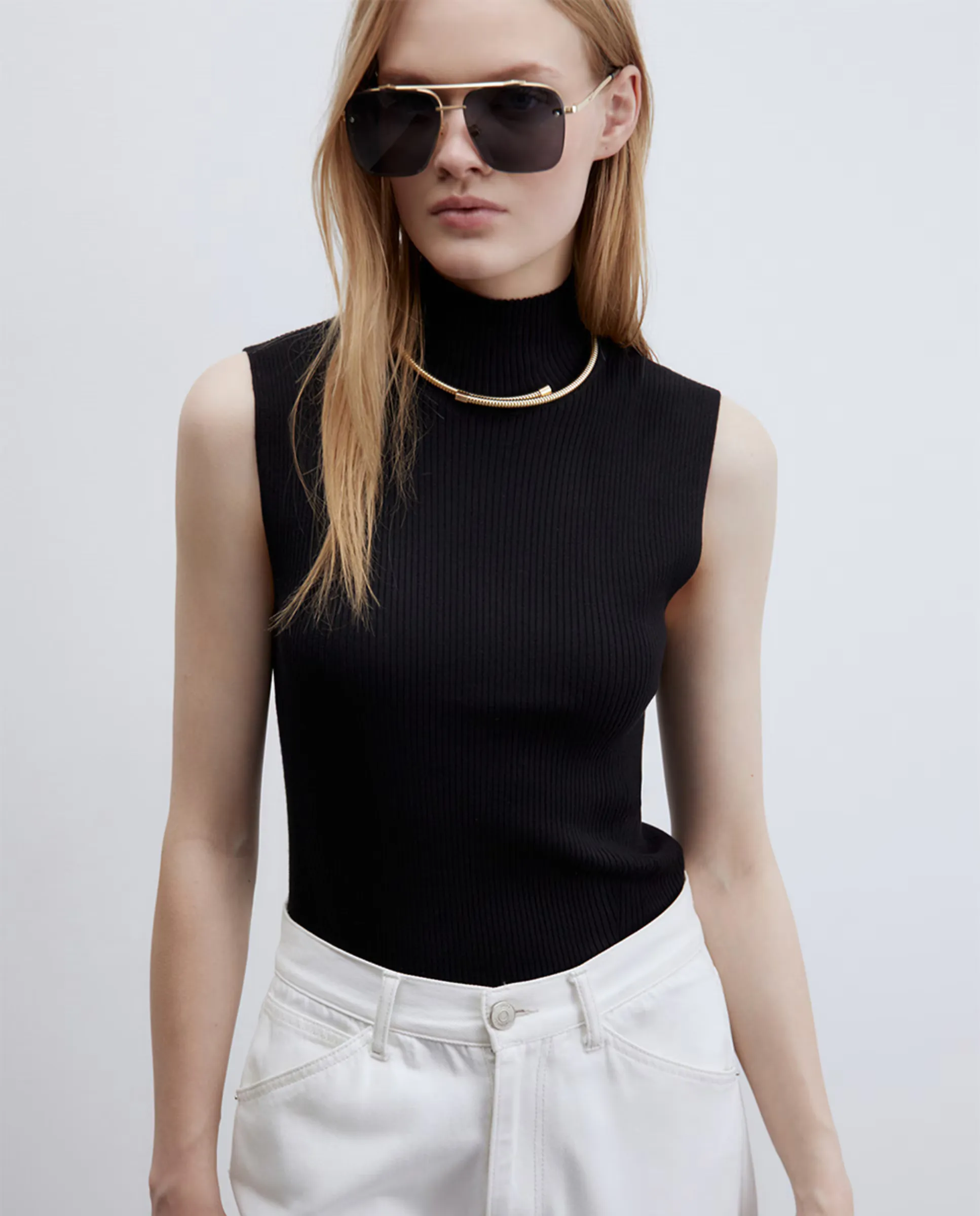 

Топ без рукавов Sfera, черный