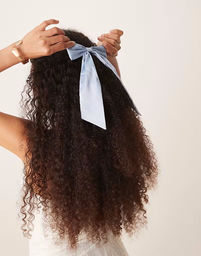 

Бант для волос с вышитой надписью «Жили-были-были» нежно-голубого цвета Asos Design