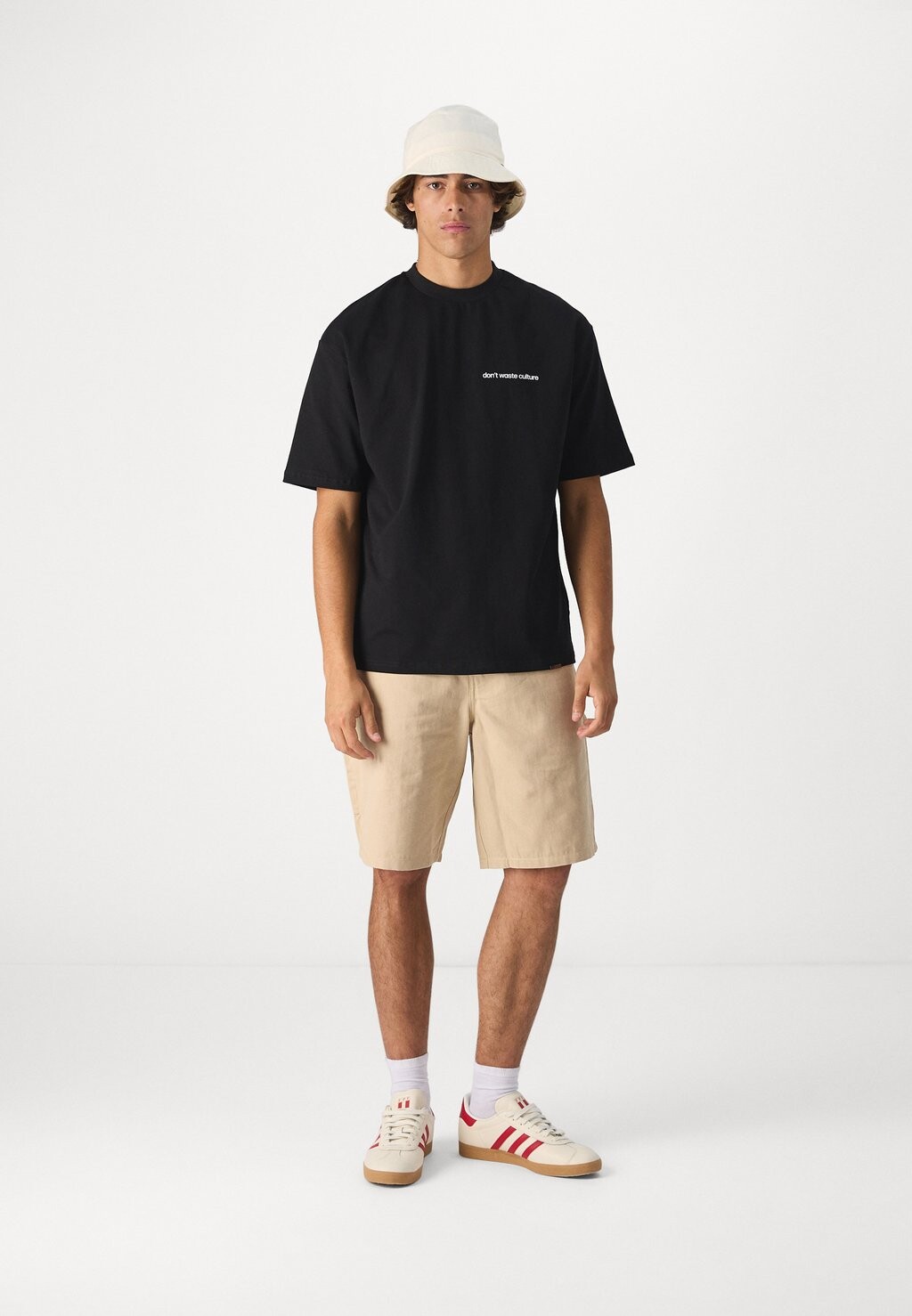 

Футболка с принтом CLEO UNISEX Don't Waste Culture, черный