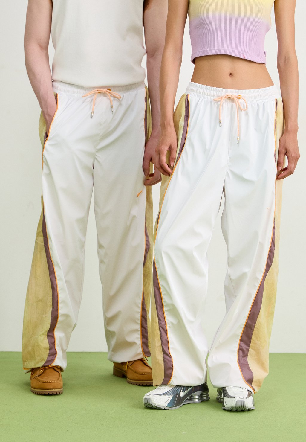 

Спортивные штаны FROG TRACK PANT UNISEX Nike Sportswear, белый
