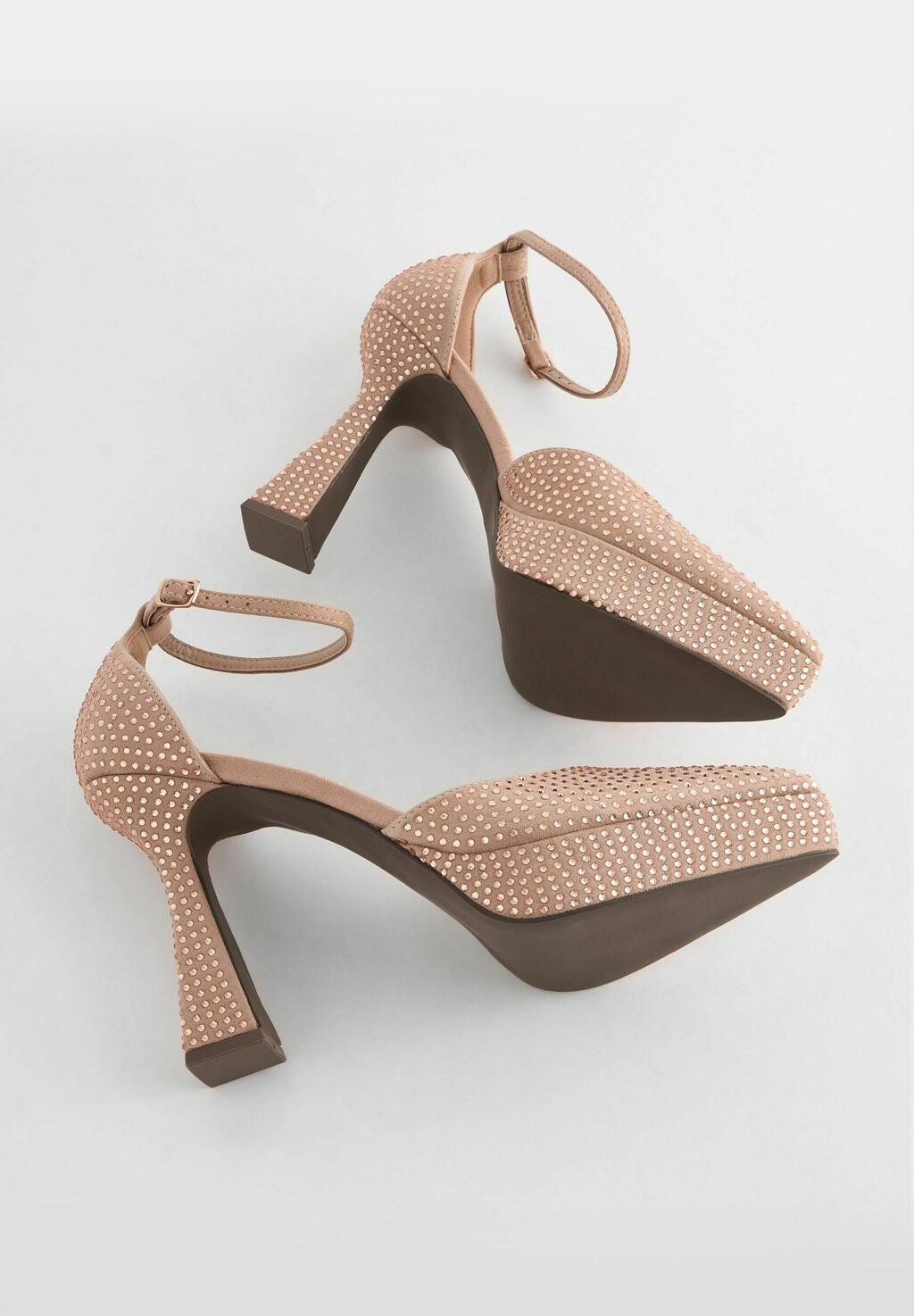 

Туфли FOREVER COMFORT POINTED, REGULAR FIT Next, нюд