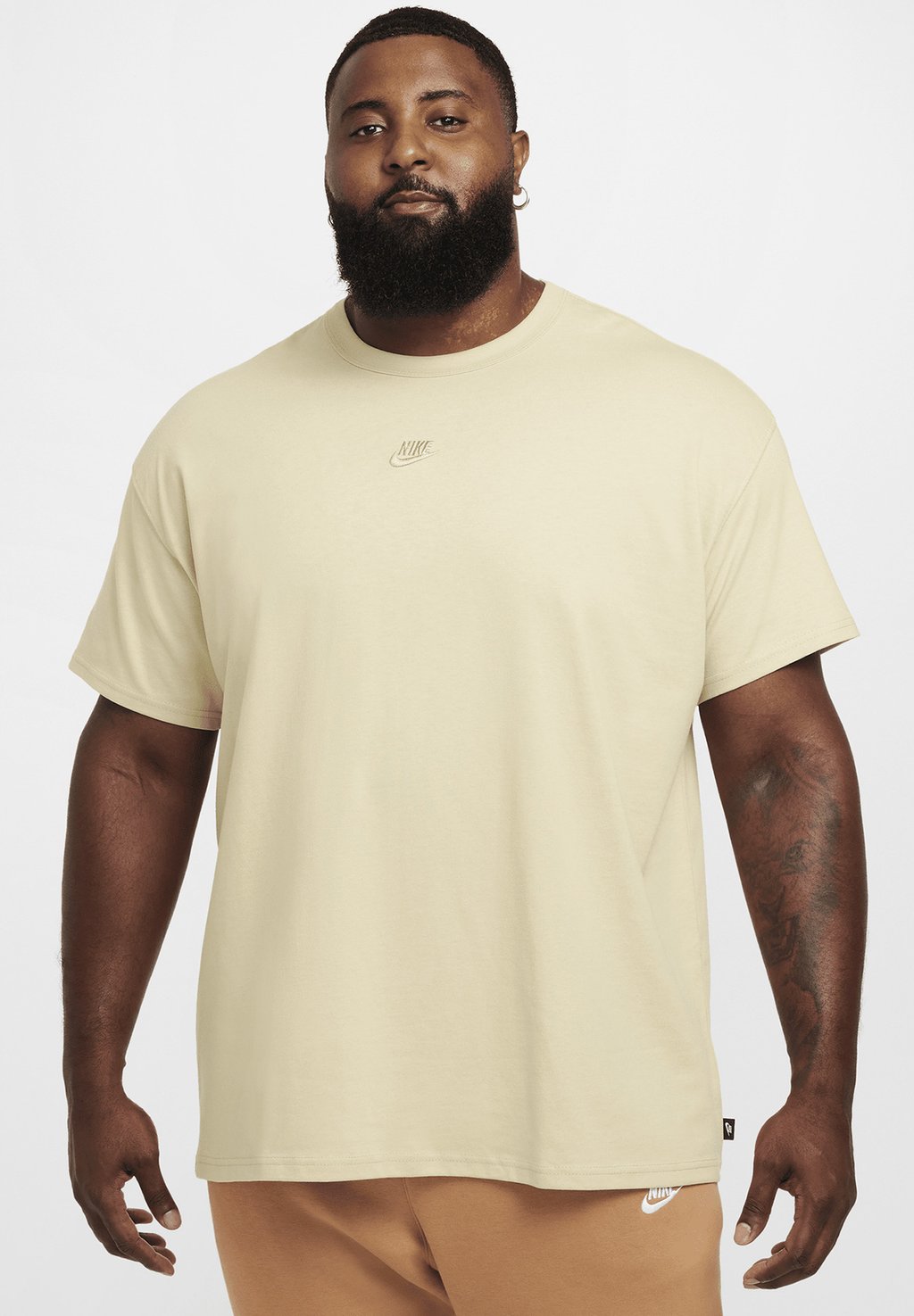 

Базовая футболка Nike Sportswear, бежевый