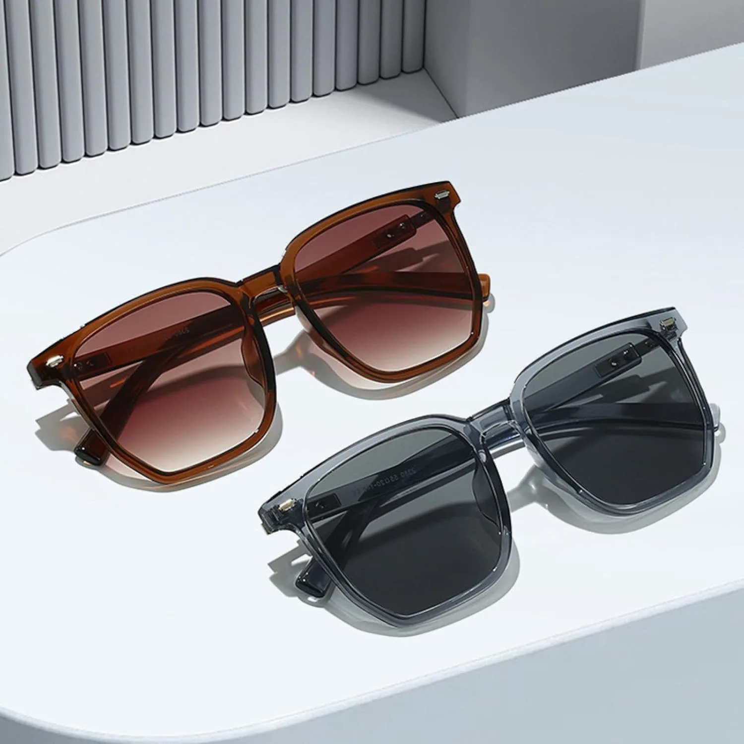 

Солнцезащитные очки с защитой от УФ-излучения UV400 для женщин и мужчин | Градиентные заклепки | для занятий спортом на открытом воздухе DSVIGF, Brown Tea Gradient