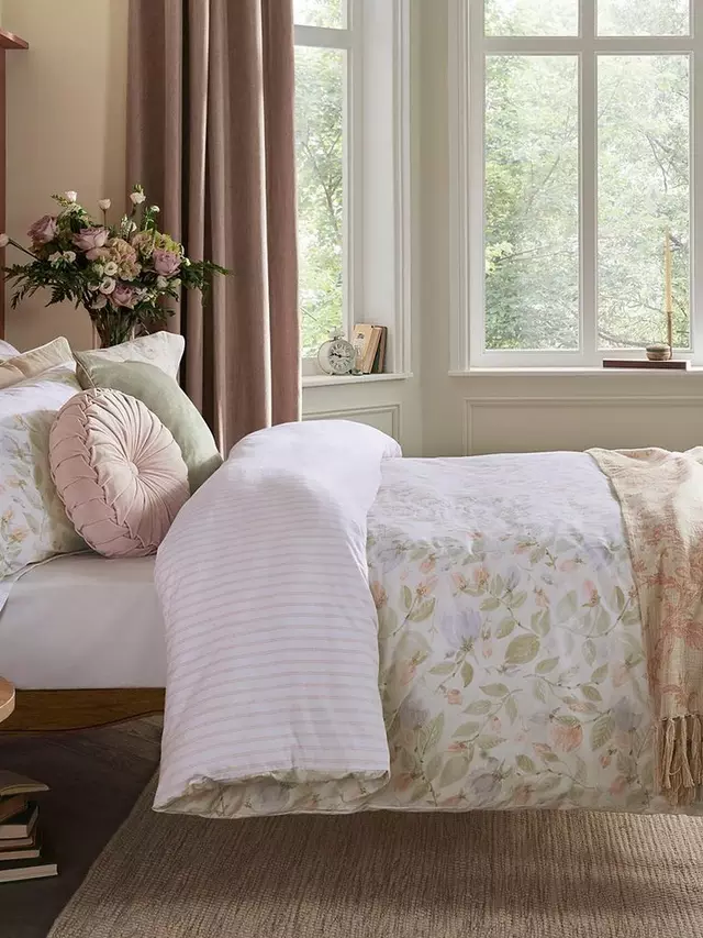 

Комплект пододеяльников Laura Ashley Orisia Peony Cotton Duvet
