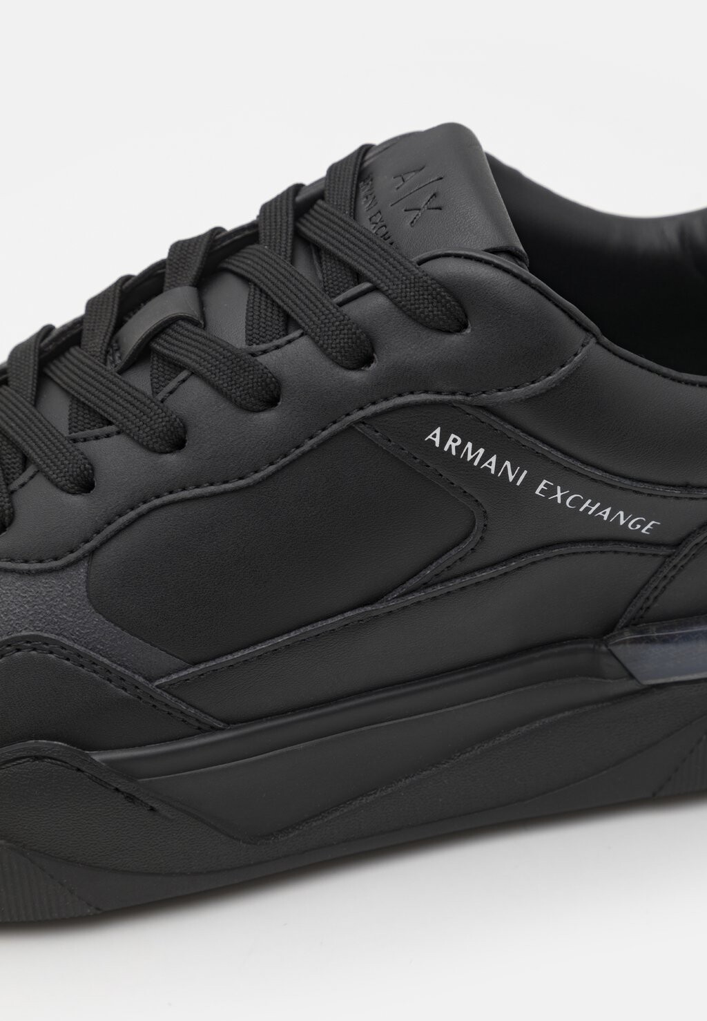 

Кроссовки на шнуровке FLICK Armani Exchange, черный