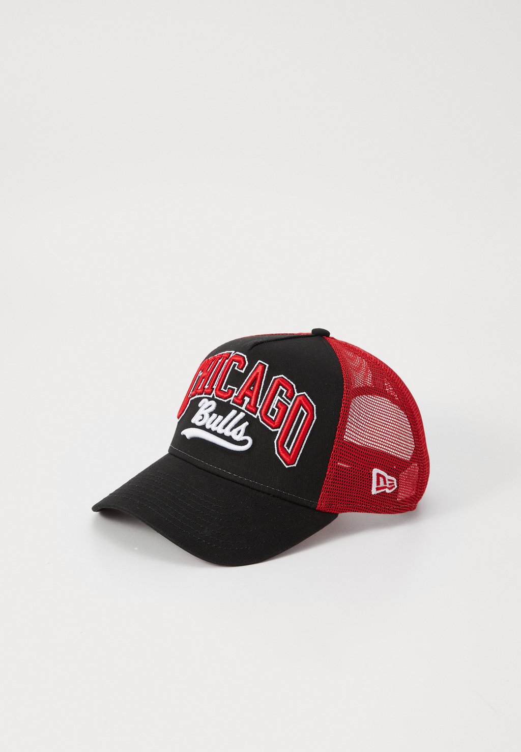 

Бейсболка NBA EFRAME TRUCKER UNISEX - Club wear New Era, черный