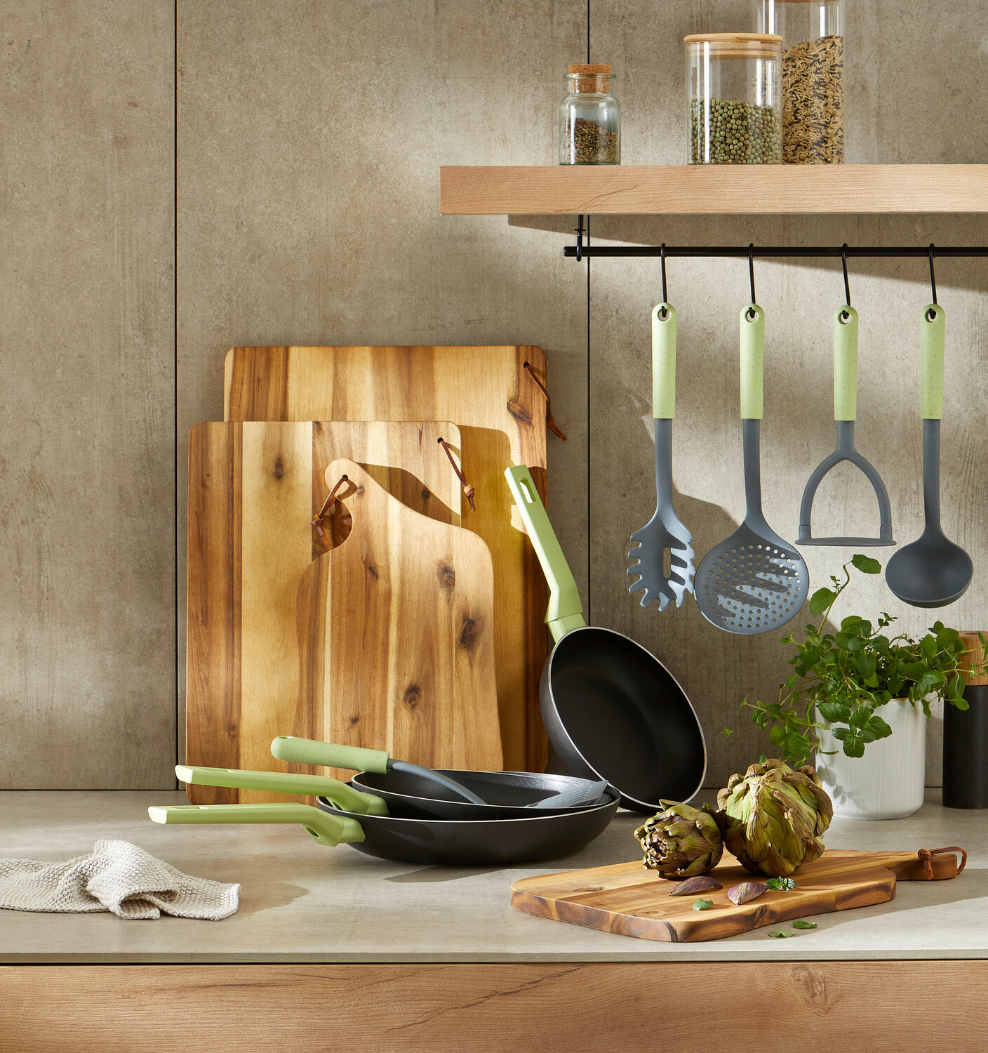 

Сковорода для дома professional green ilag с антипригарным покрытием Homeware Profession., черный