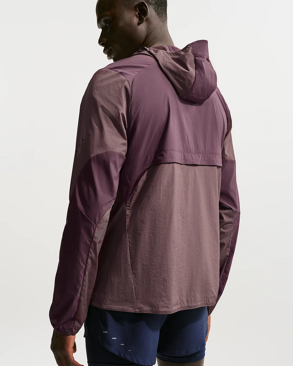 Мужская ветрозащитная куртка для бега Nike Stride Plus, Dark Wine/Tattoo/Burgundy Crush — фото 2
