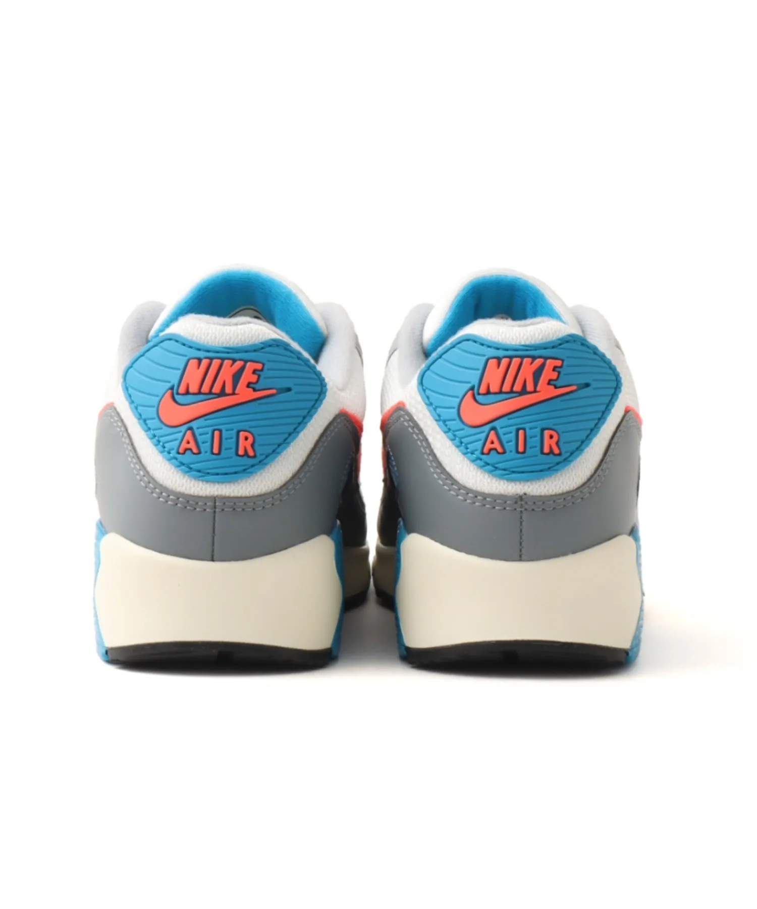 Мужские кроссовки с технологией Tuned Air Nike Air Max Plus 3 светло-серые — фото 4