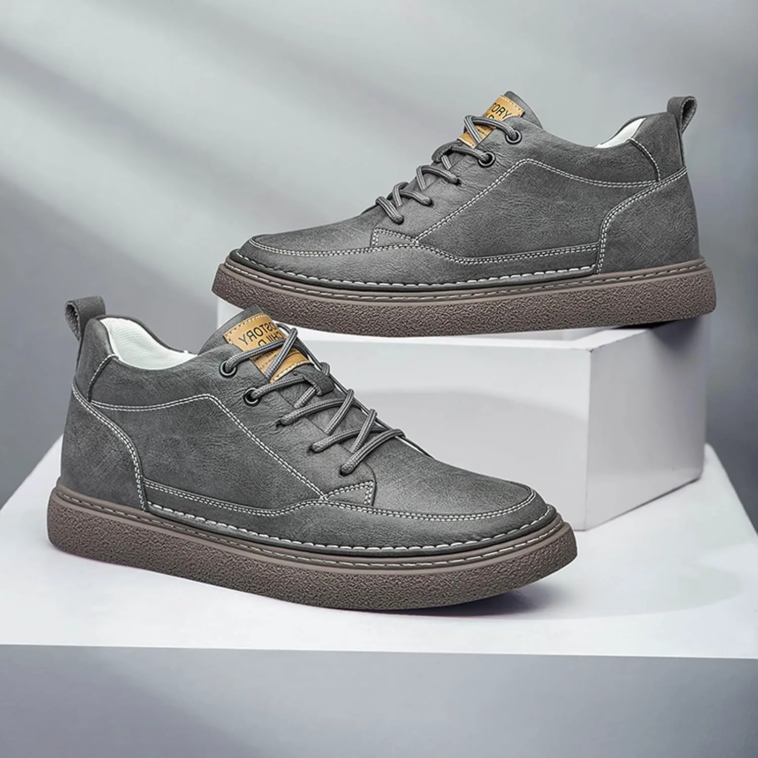 

Мужские элегантные кроссовки с невидимым увеличением роста, премиальная кожа, модные повседневные туфли, на 2,4 дюйма выше, удобная обувь для ходьбы на каблуке Ihinzry, серый