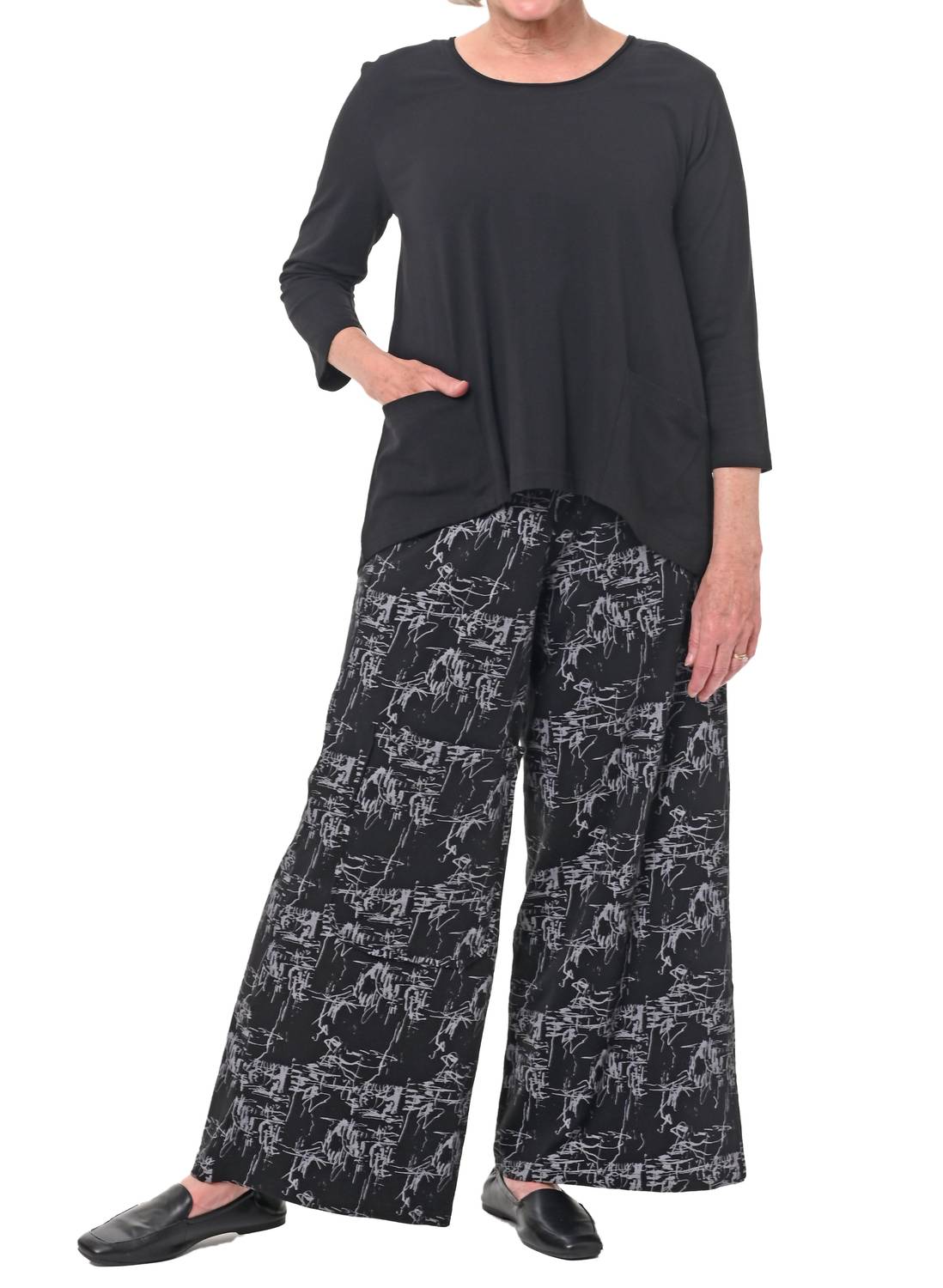 

Туника Келли в черном цвете Tulip Clothing