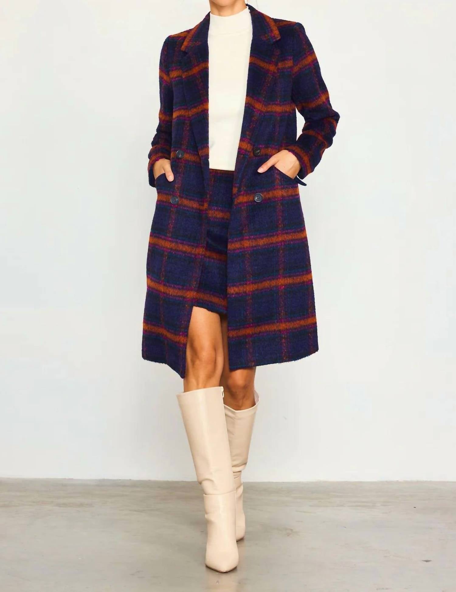 

Двубортный клетчатый плащ в сине-зеленом цвете SKIES ARE BLUE