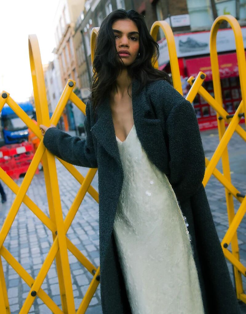 

Макси-платье-комбинация с пайетками цвета пахты Topshop