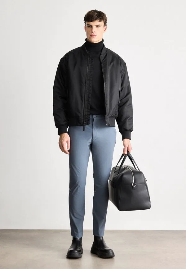 Узкие брюки чинос Calvin Klein, Anchor Navy — фото 2