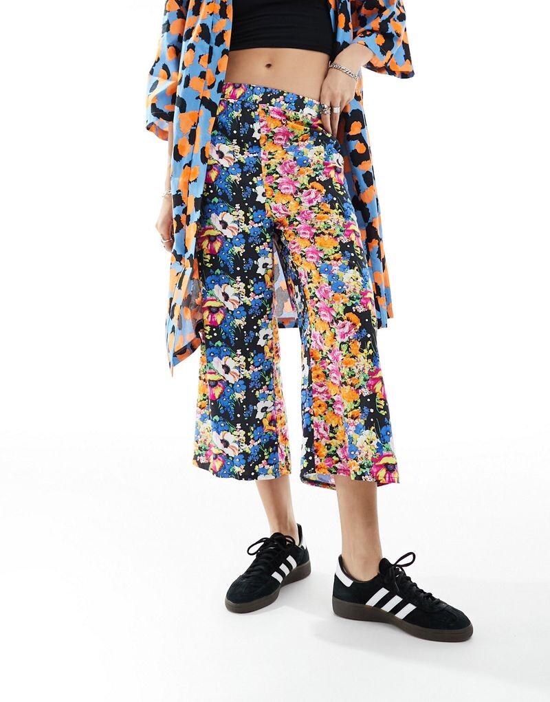 

Брюки без шнурков с цветочным принтом ASOS MADE IN KENYA