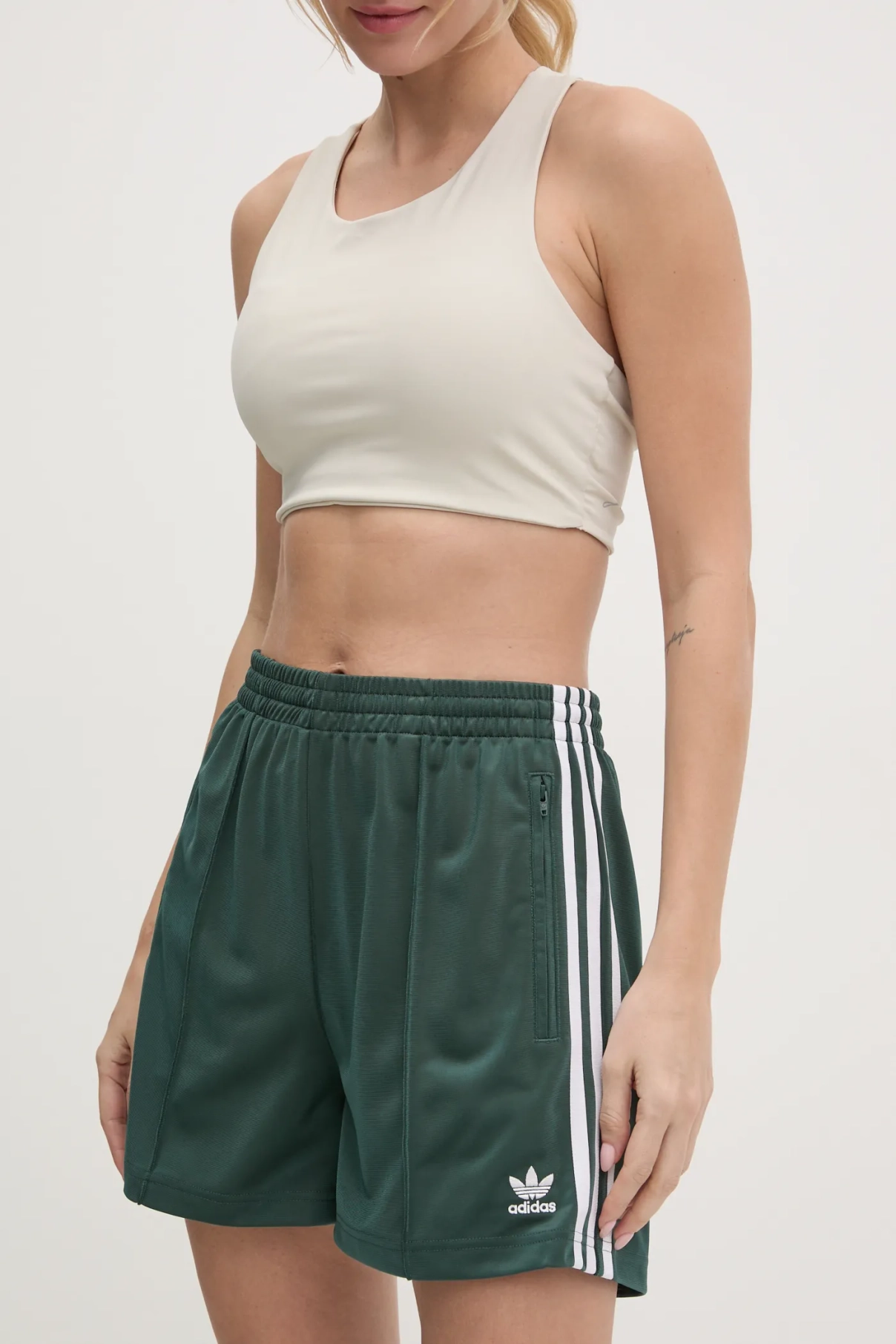 

Шорты Firebird adidas Originals, зеленый
