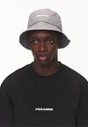 

Шапка LOGO BUCKET UNISEX Pegador, серый