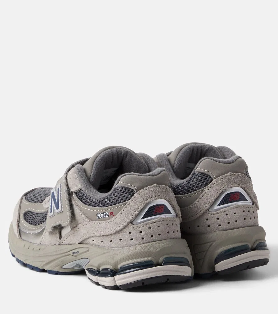 Кроссовки 2002 года New Balance Kids, серый — фото 2