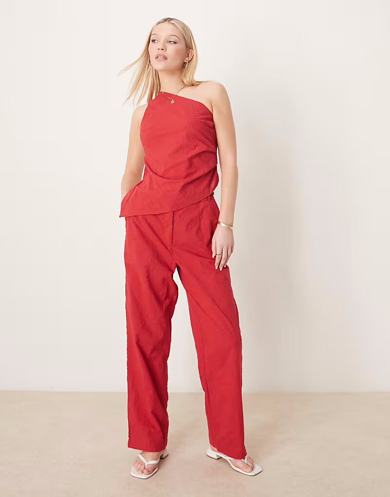 

Свободные брюки ASOS DESIGN с цветочным принтом, красные