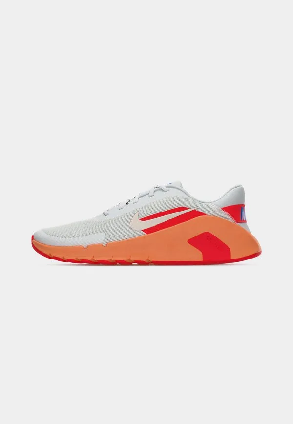 Гибкие тренировочные кроссовки Nike Performance, Summit White/Phantom/Orange Pulse/Hot Lava/Volt — фото 2