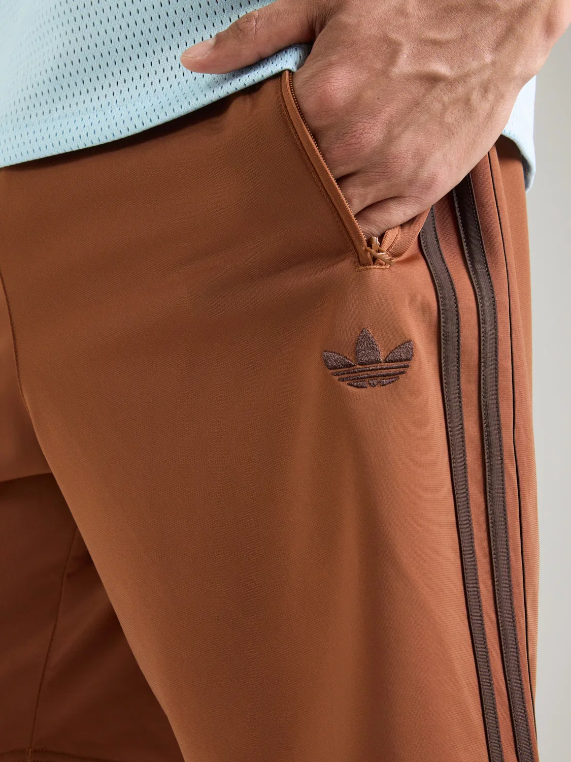 Шорты Adidas Originals Regular Pants FIREBIRD в каштаново-коричневом и темно-коричневом цветах — фото 2