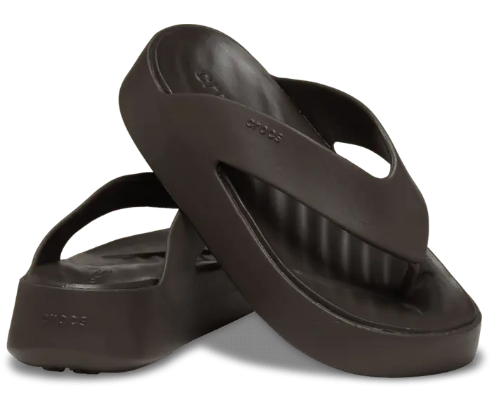 Шлепанцы на платформе Getaway Crocs женские, цвет Espresso — фото 2